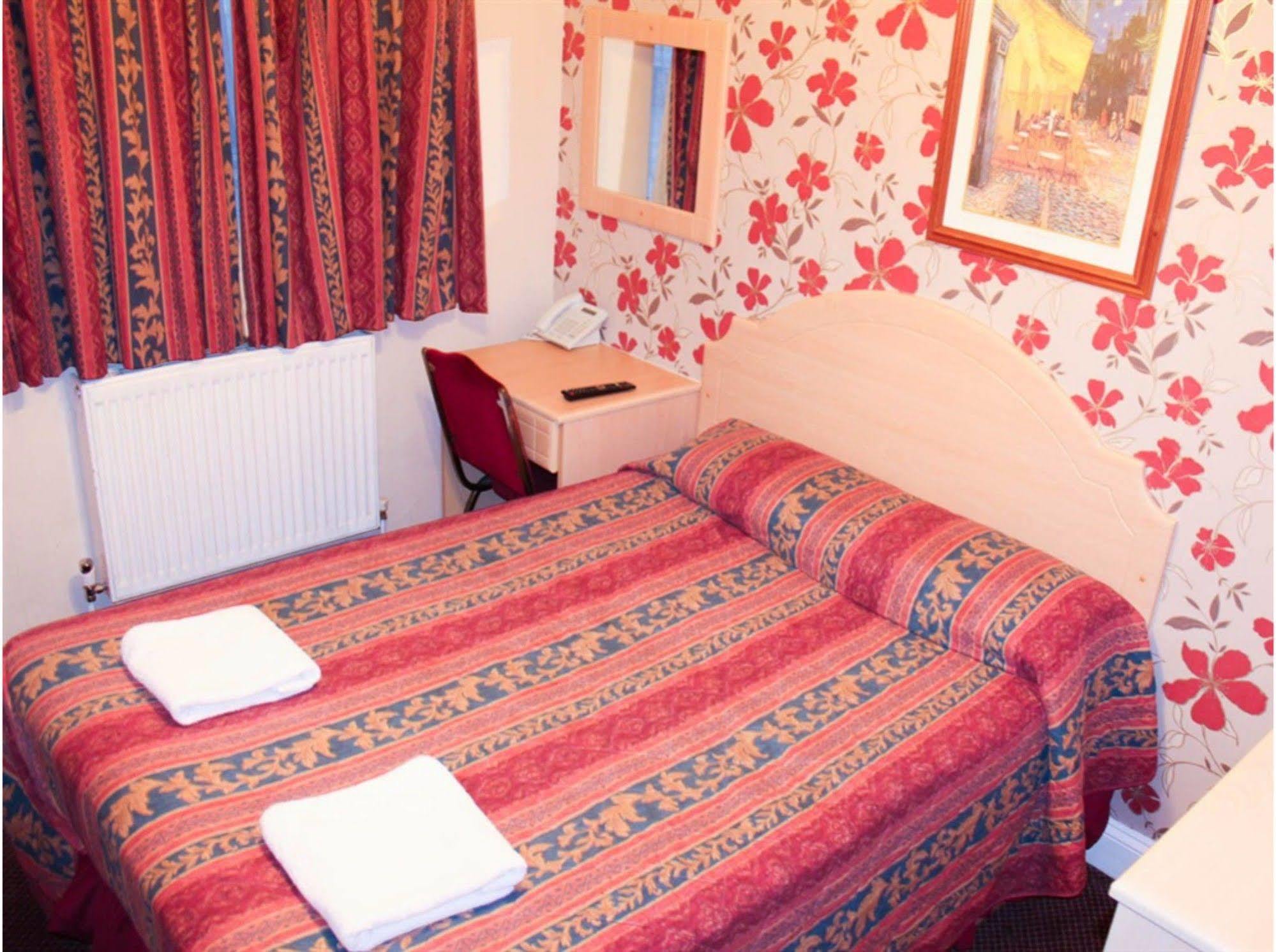Lampton Guest House Hounslow Esterno foto