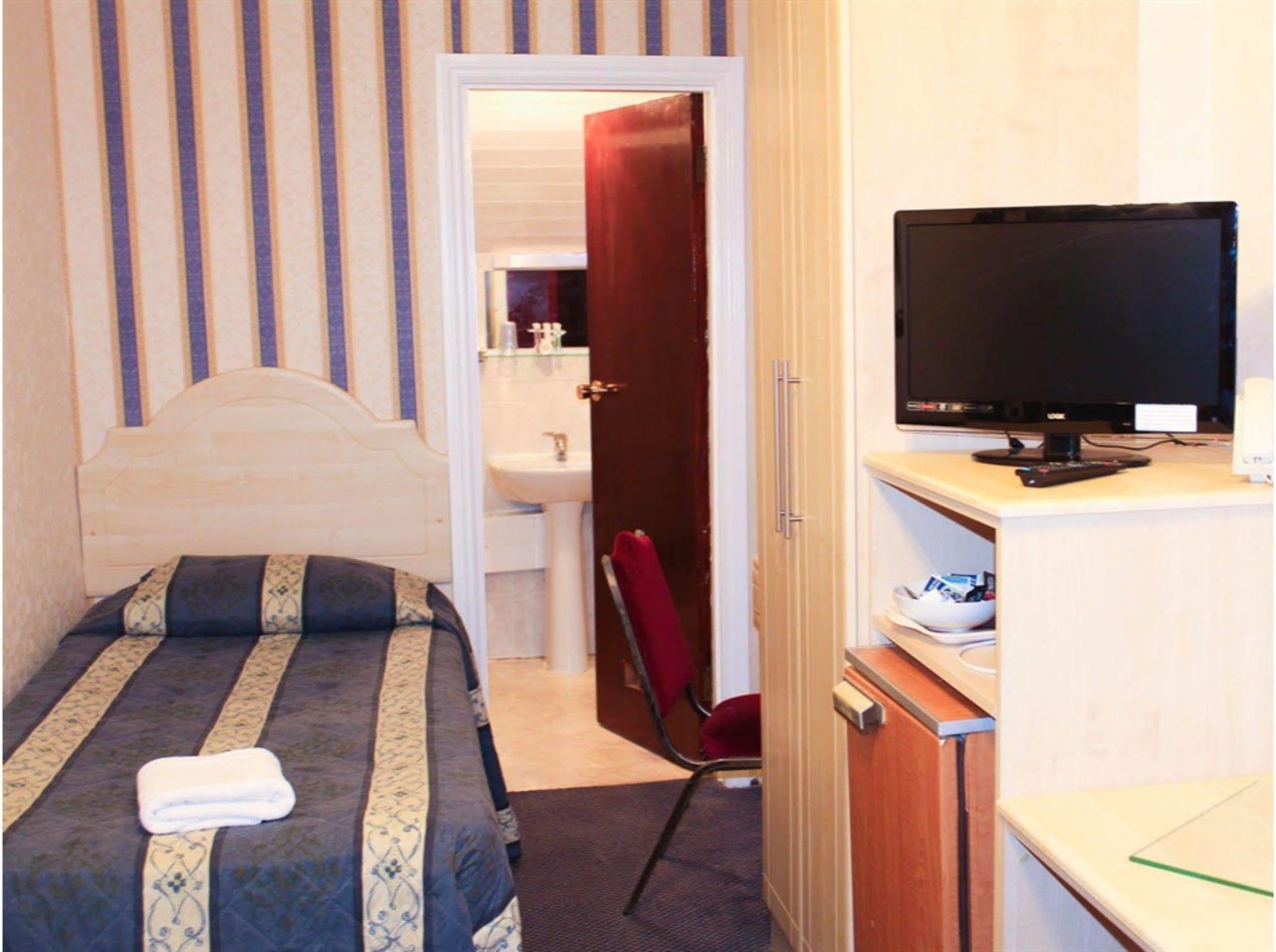 Lampton Guest House Hounslow Esterno foto