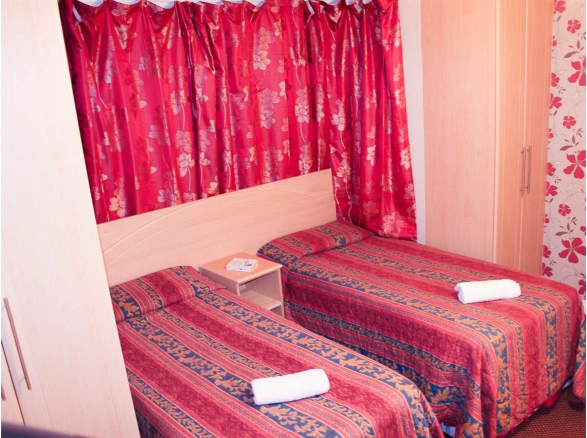 Lampton Guest House Hounslow Esterno foto